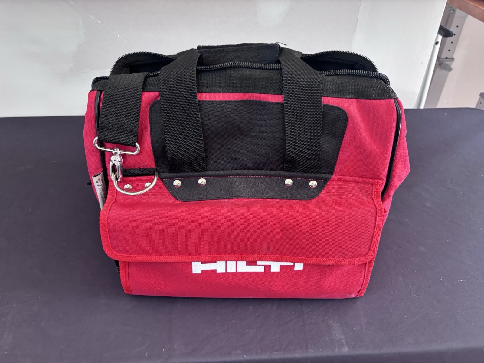Hilti Medium-Sized Tool Bag 2323711 – Light Use