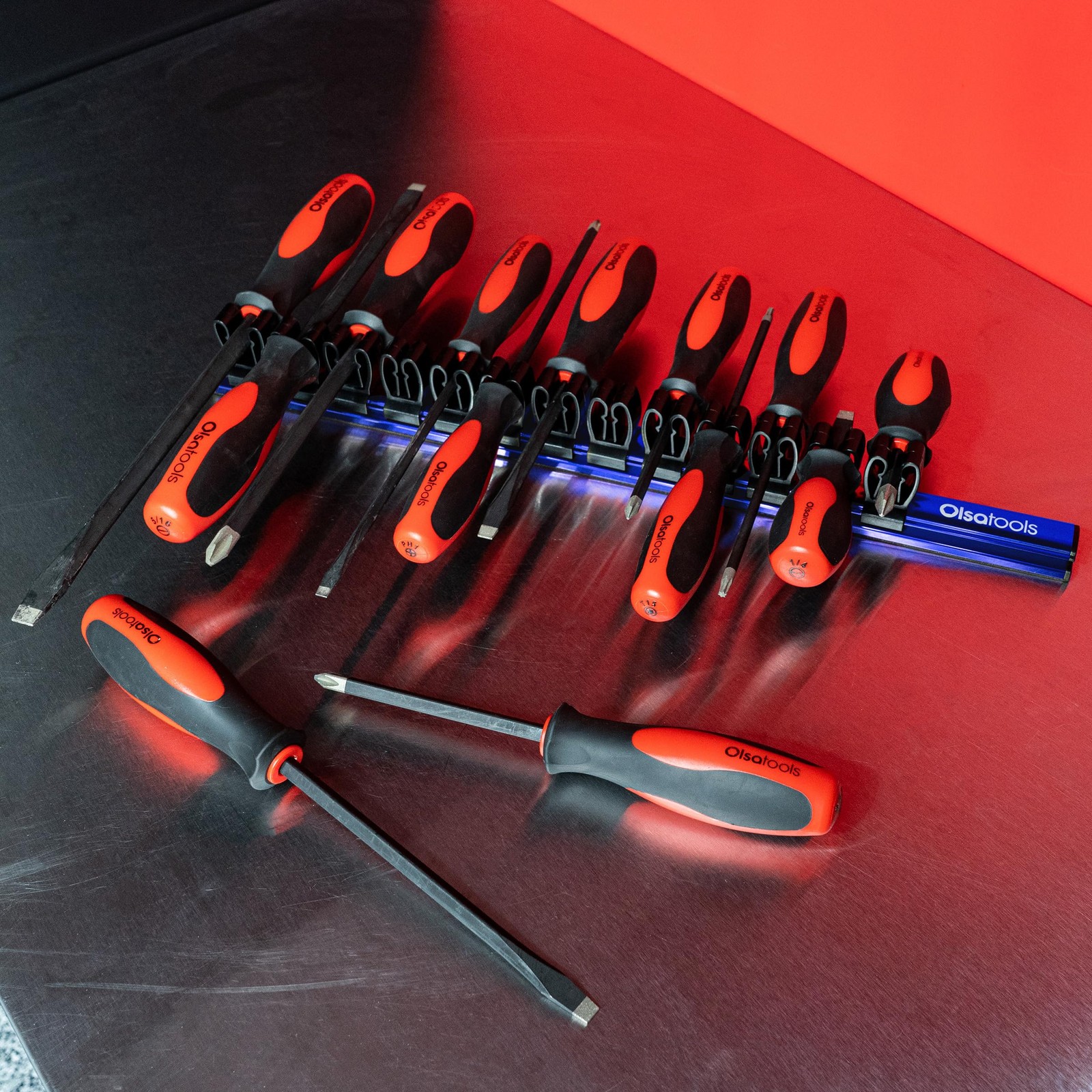 Olsa Tools Magnetic Screwdriver 1 piece, Blue Organizer / Black Clips