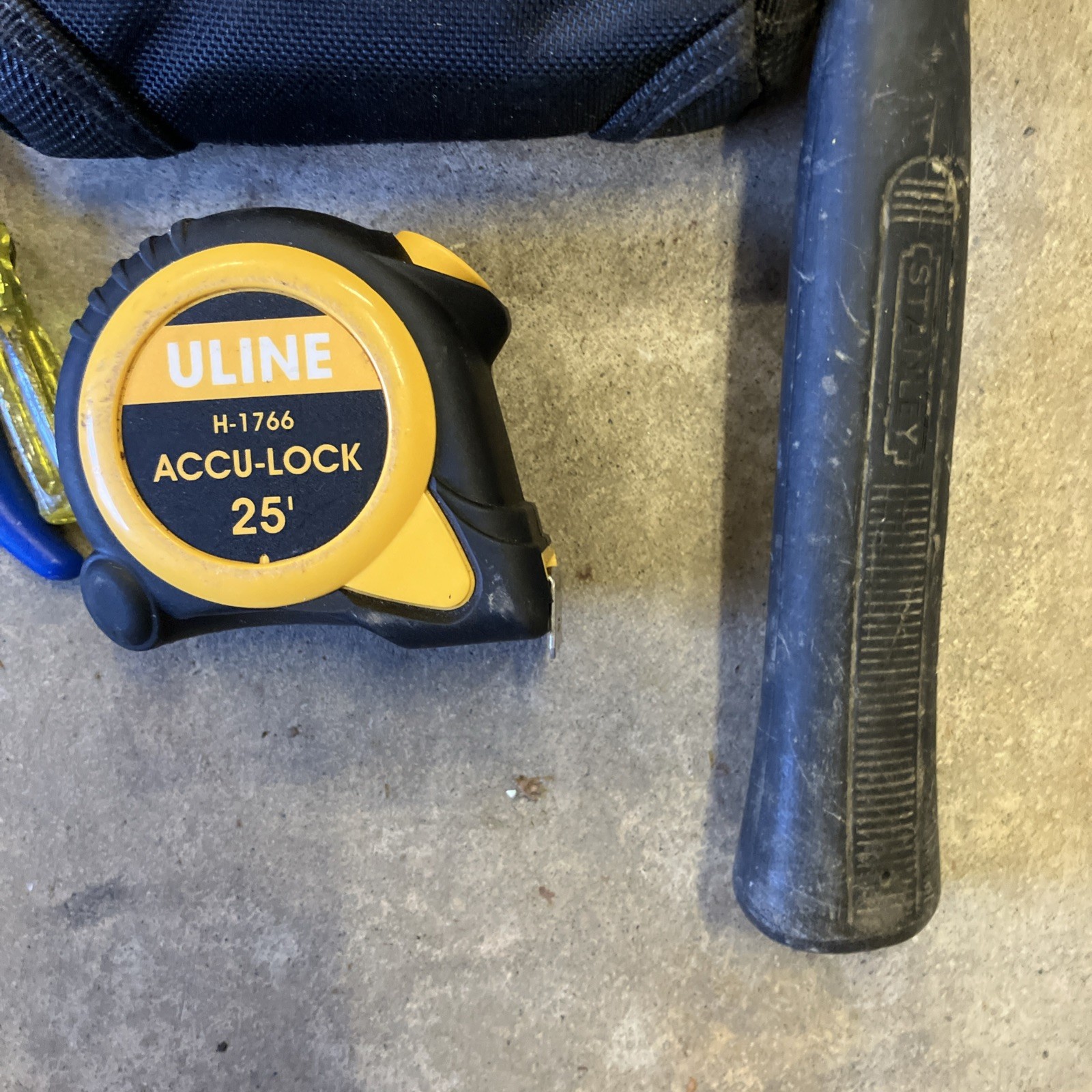DeWalt Tool Belt Pouch Utility Holster Multi Pocket Black Yellow Tool Set B13