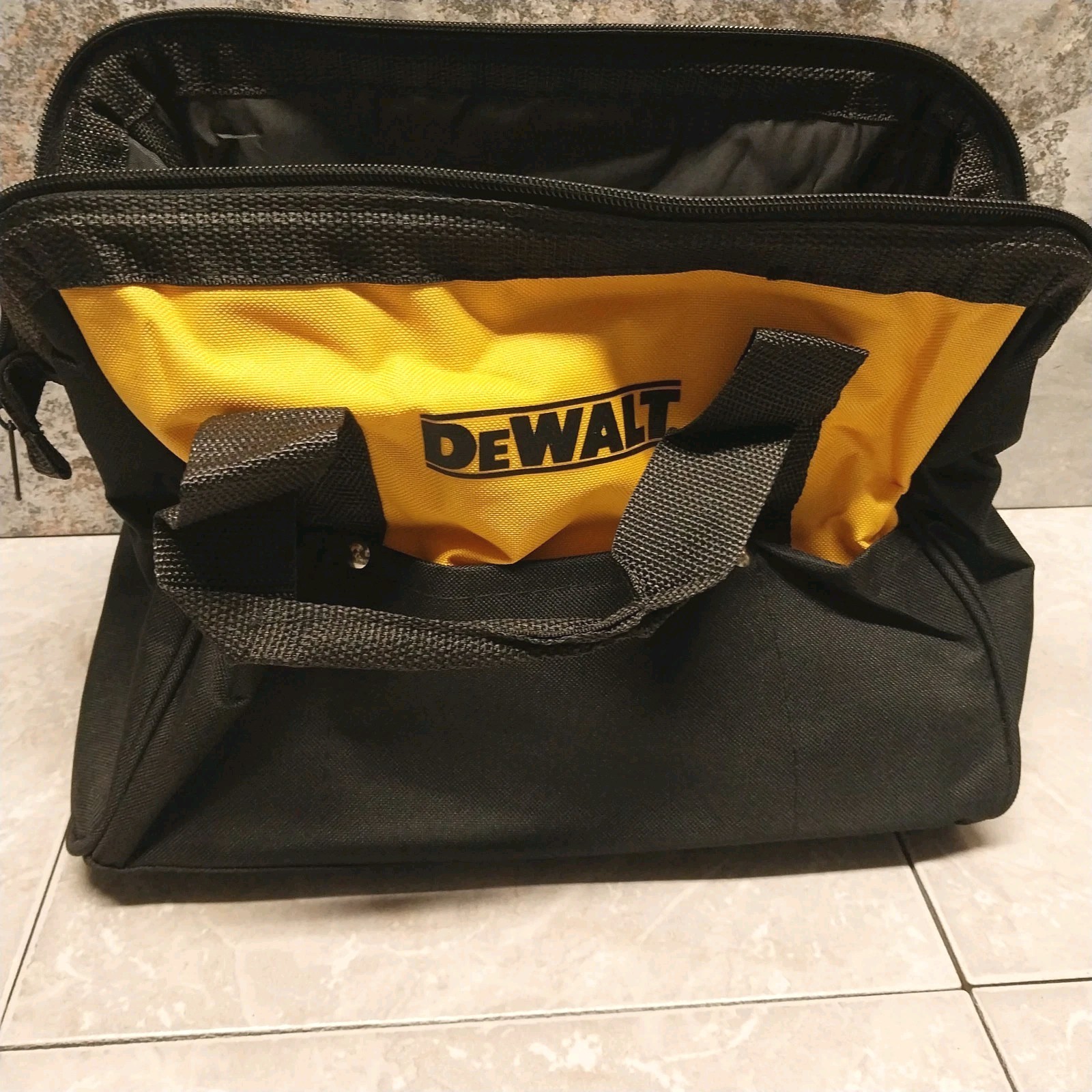 Dewalt Tool Carry Bag Full Zip With Hanlde And Bottom Support Rails 13×9 Unused