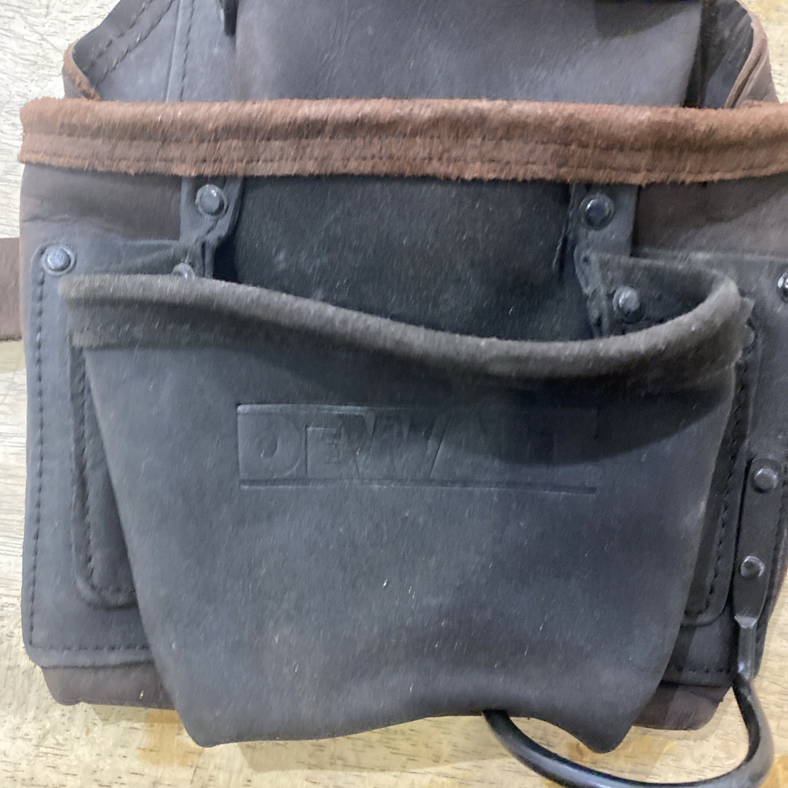 DEWALT Leather Pouch W/Belt
