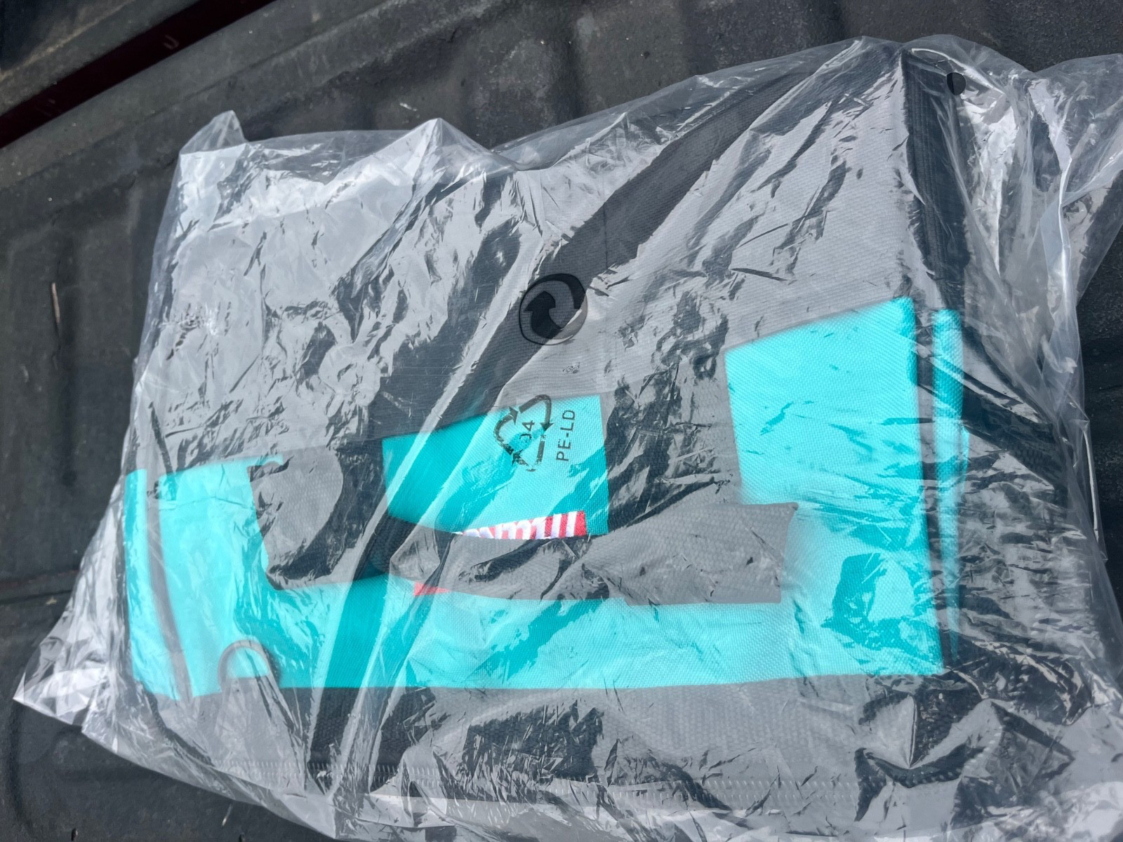 Makita 13″x 9″ x 8″ Tool Bag many pockets – shoulder Strap + 3 cheap chisels