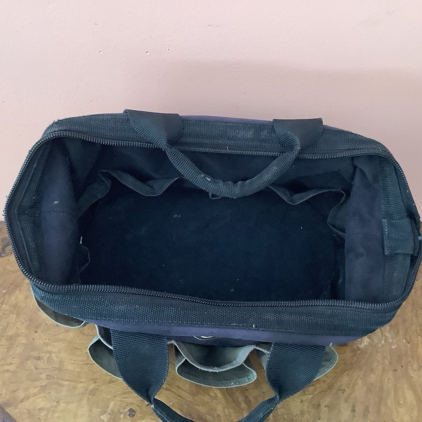 CLC 25 Pockets Pouch Tool Bag Box Tote Top Zip Closure 17” X 10” X 9”