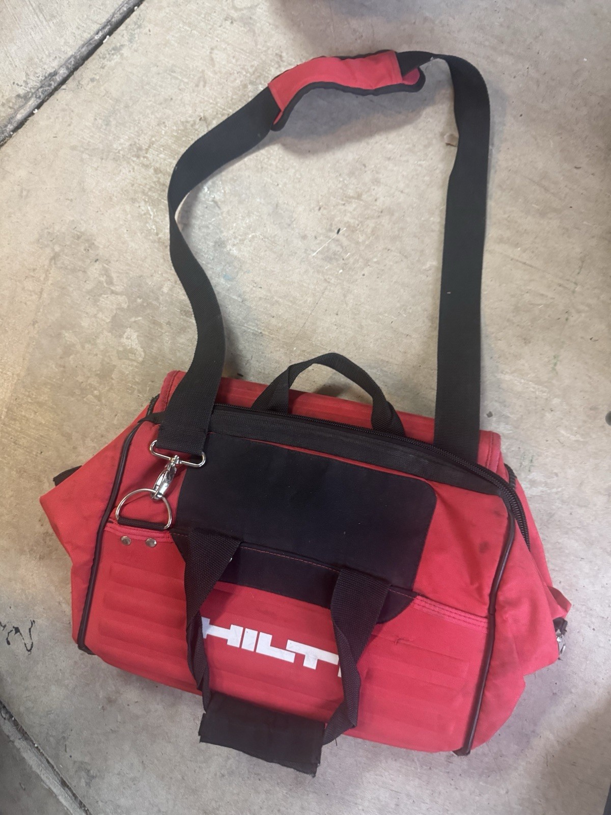 Hilti Medium Soft Tool Bag 15.7″ L x 13.4″ W x 11.8″ H