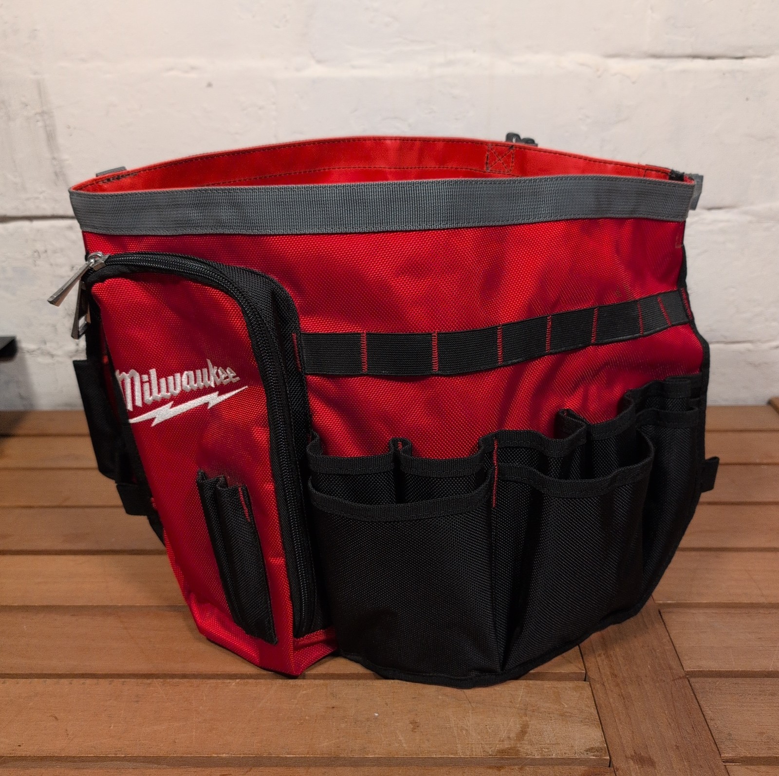 Milwaukee 48-22-8175 10-Inch Open Bucket Organizer Bag, 32 Exterior Wrap Pockets