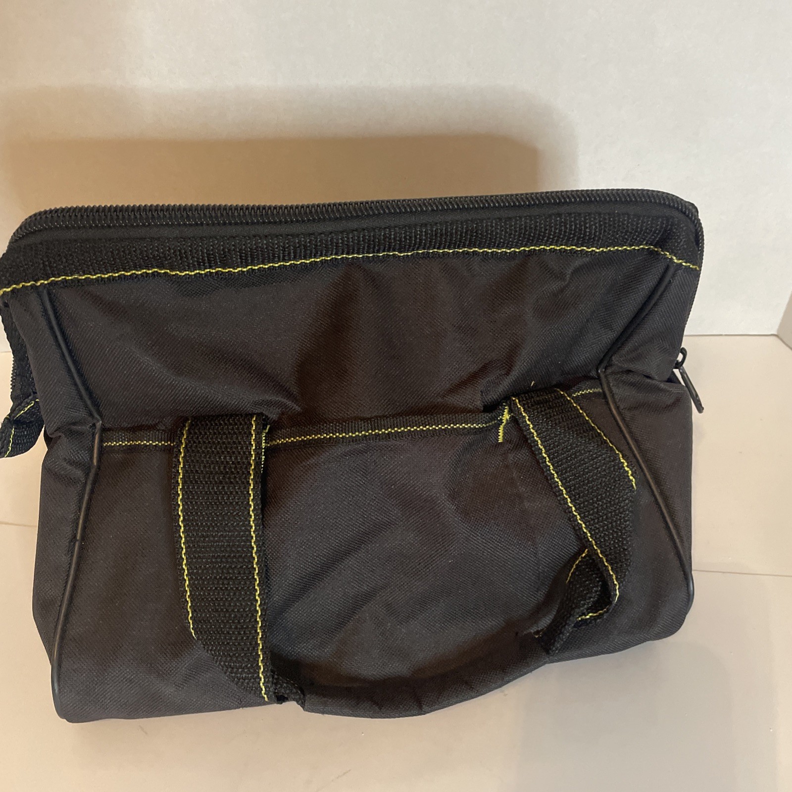 Voyager 12″ Portable Tool Bag with 21 Tool Pockets Large Opening 24 lb Capacity