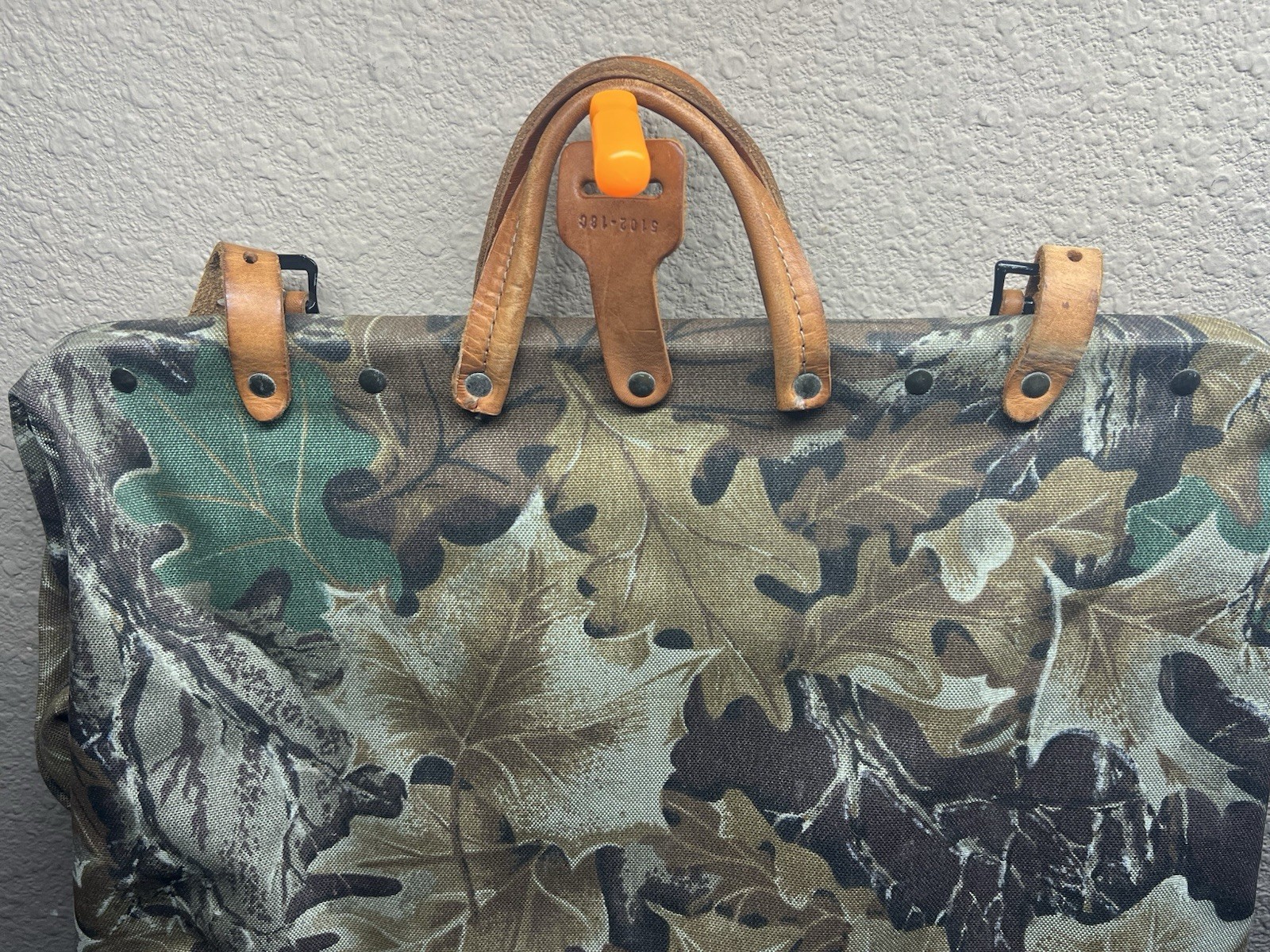 Klein Tools 5102-18C VTG Camo Bag Realtree Advantage Pattern USA Leather Canvas
