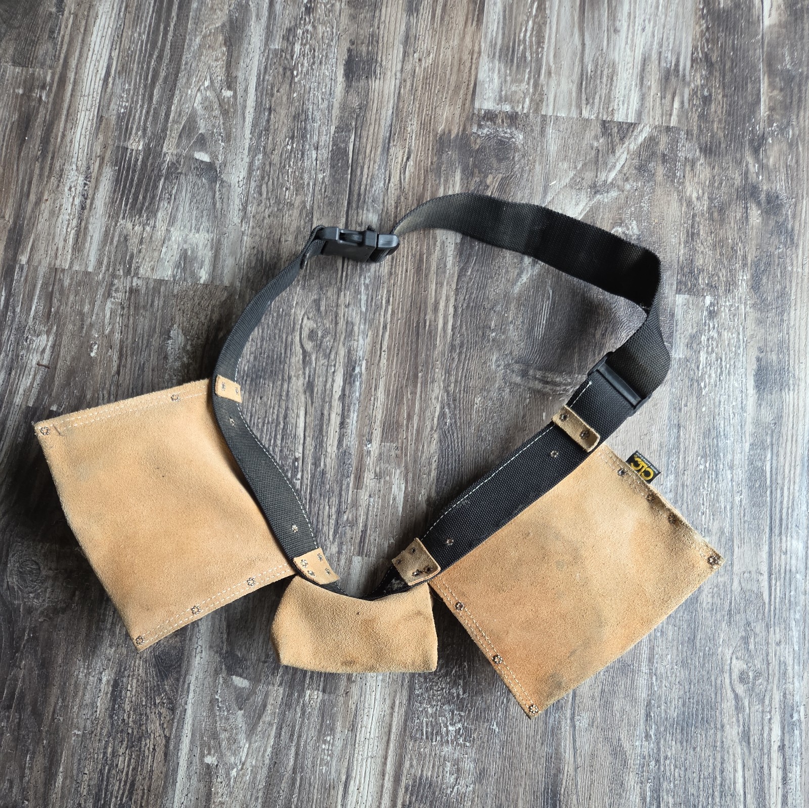 Husky Canvas Leather Brown Construction Tool Belt -5 Pockets, Hammer holder CLC