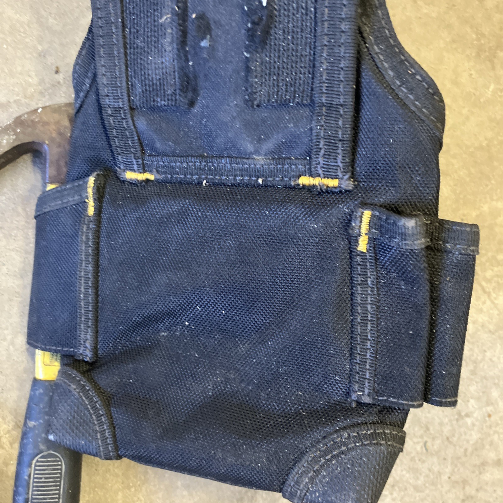 DeWalt Tool Belt Pouch Utility Holster Multi Pocket Black Yellow Tool Set B13