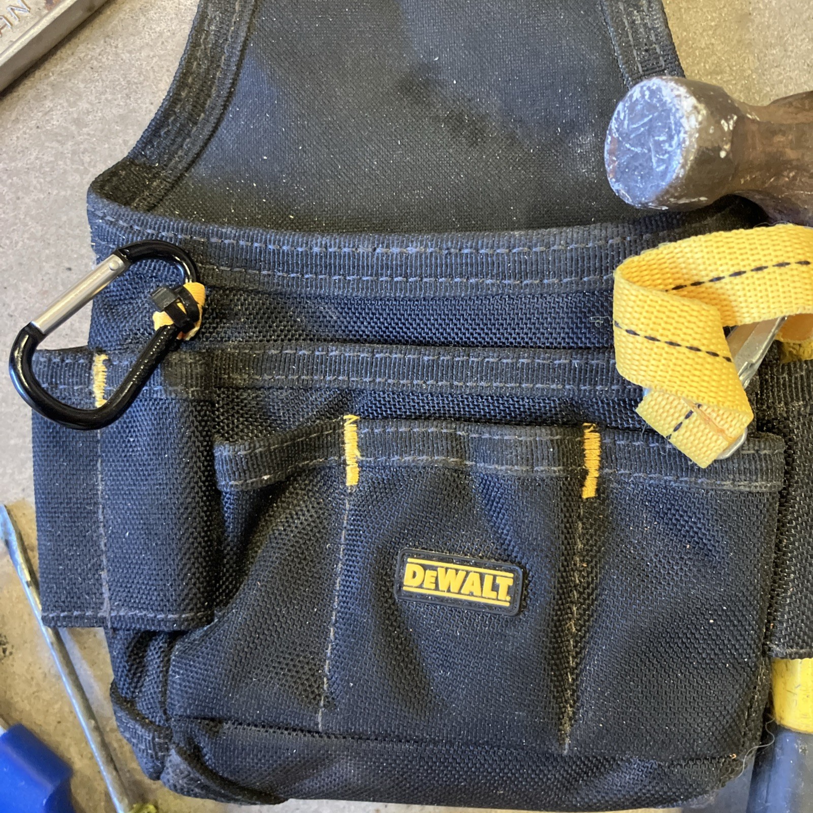 DeWalt Tool Belt Pouch Utility Holster Multi Pocket Black Yellow Tool Set B13