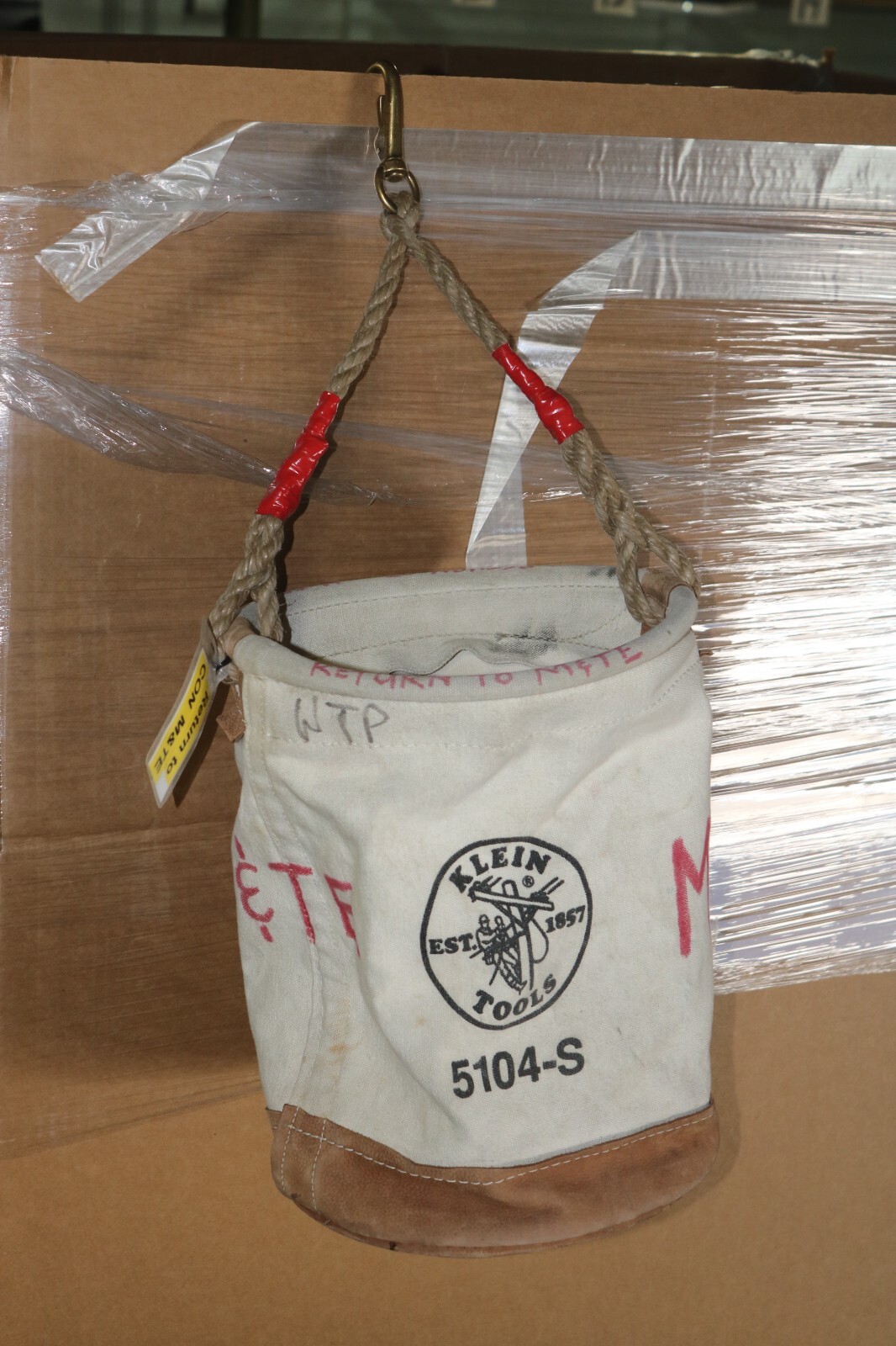KLEIN TOOLS HOLDER 5104S CANVAS & LEATHER BOTTOM 16″ X 12″ LINEMAN’s BUCKET BAG