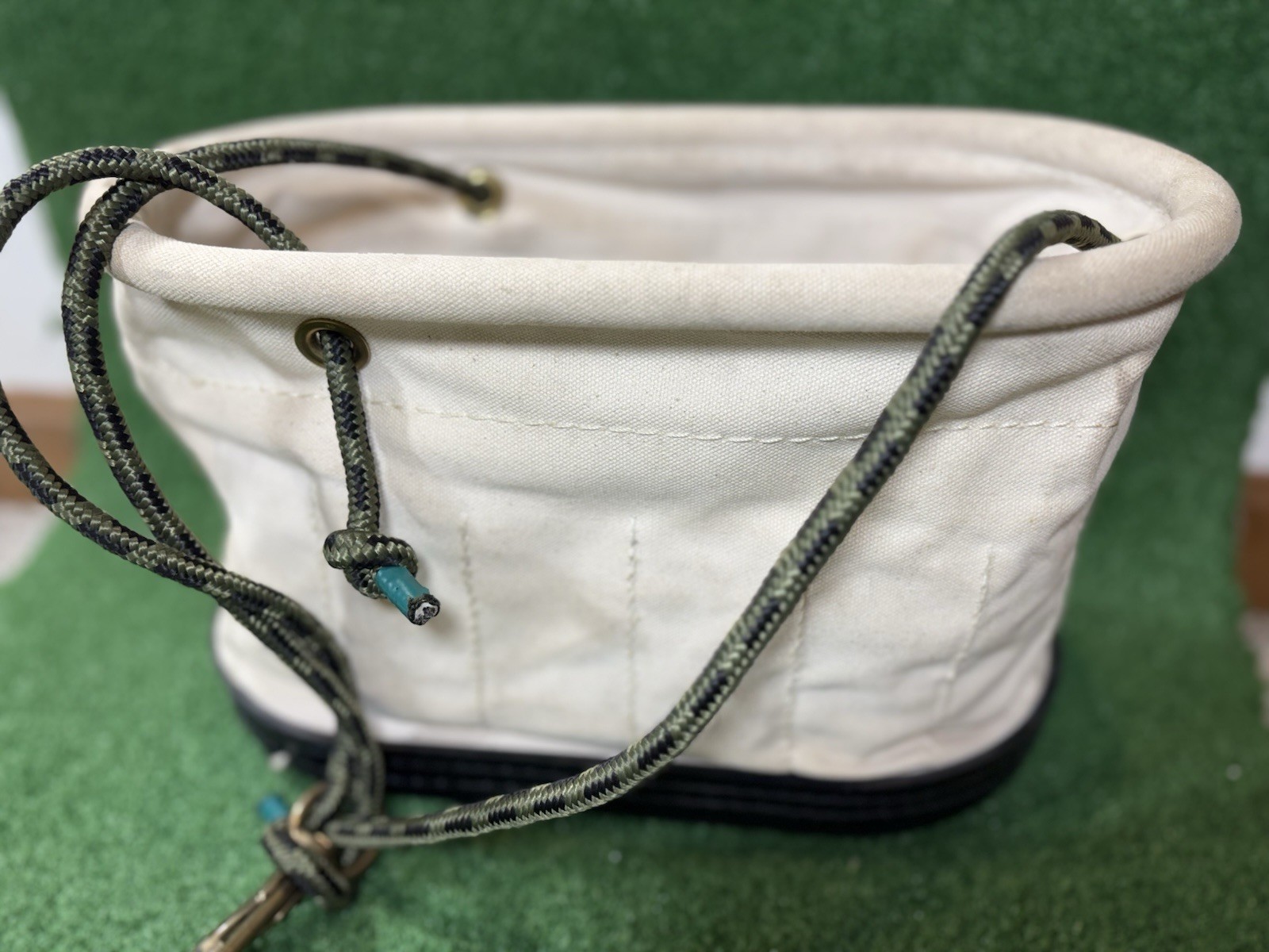 Klein Tools 5144S Oval Bucket with 15 Interior Pockets