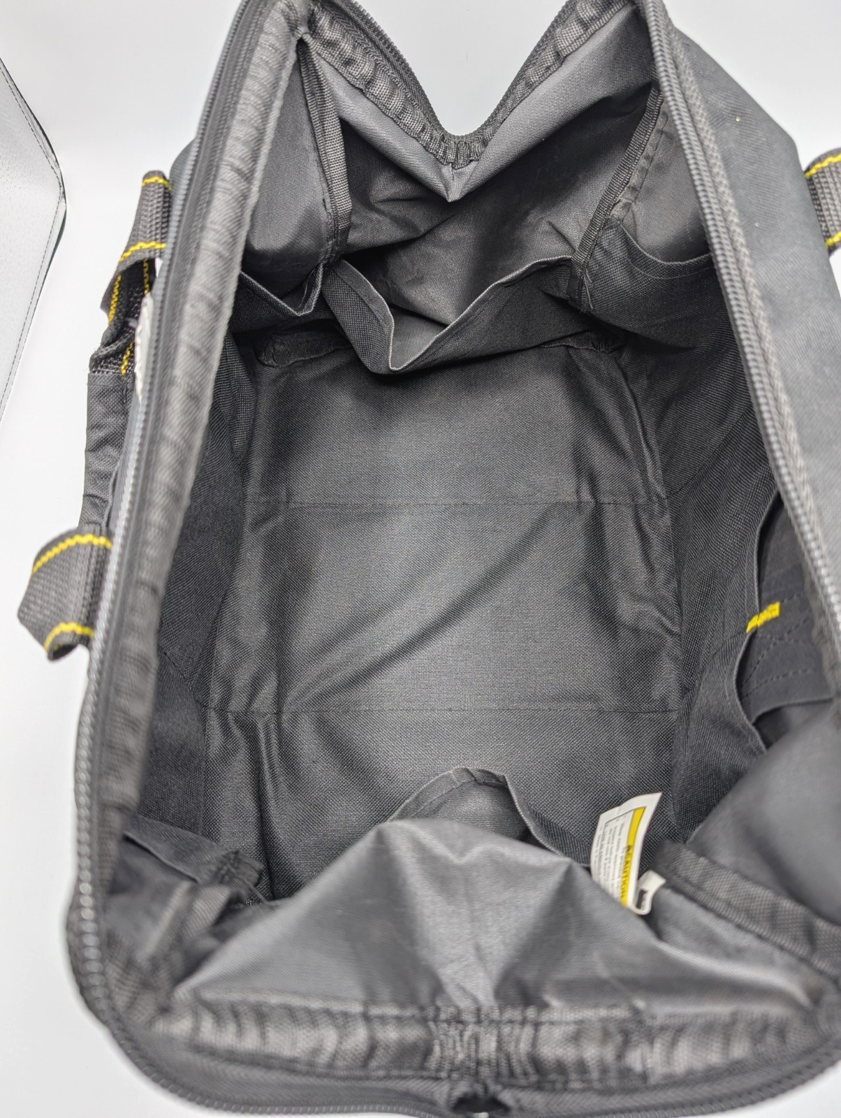 Voyager 18 Pockets Tool Bag 15” 61469