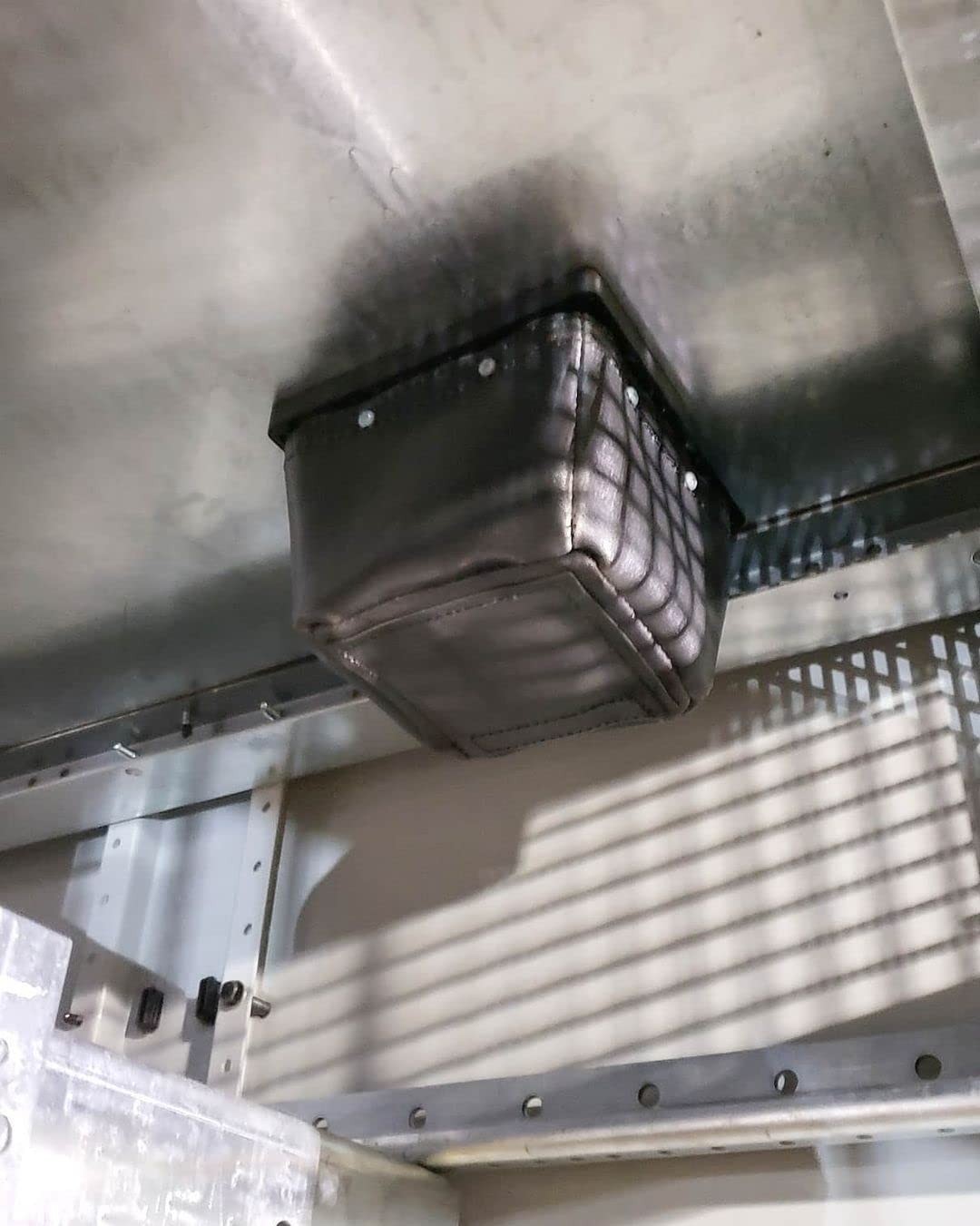 Magnetic Drill Dust Catcher Bag – Non-Conductive Chip Collector for Metal Shavin