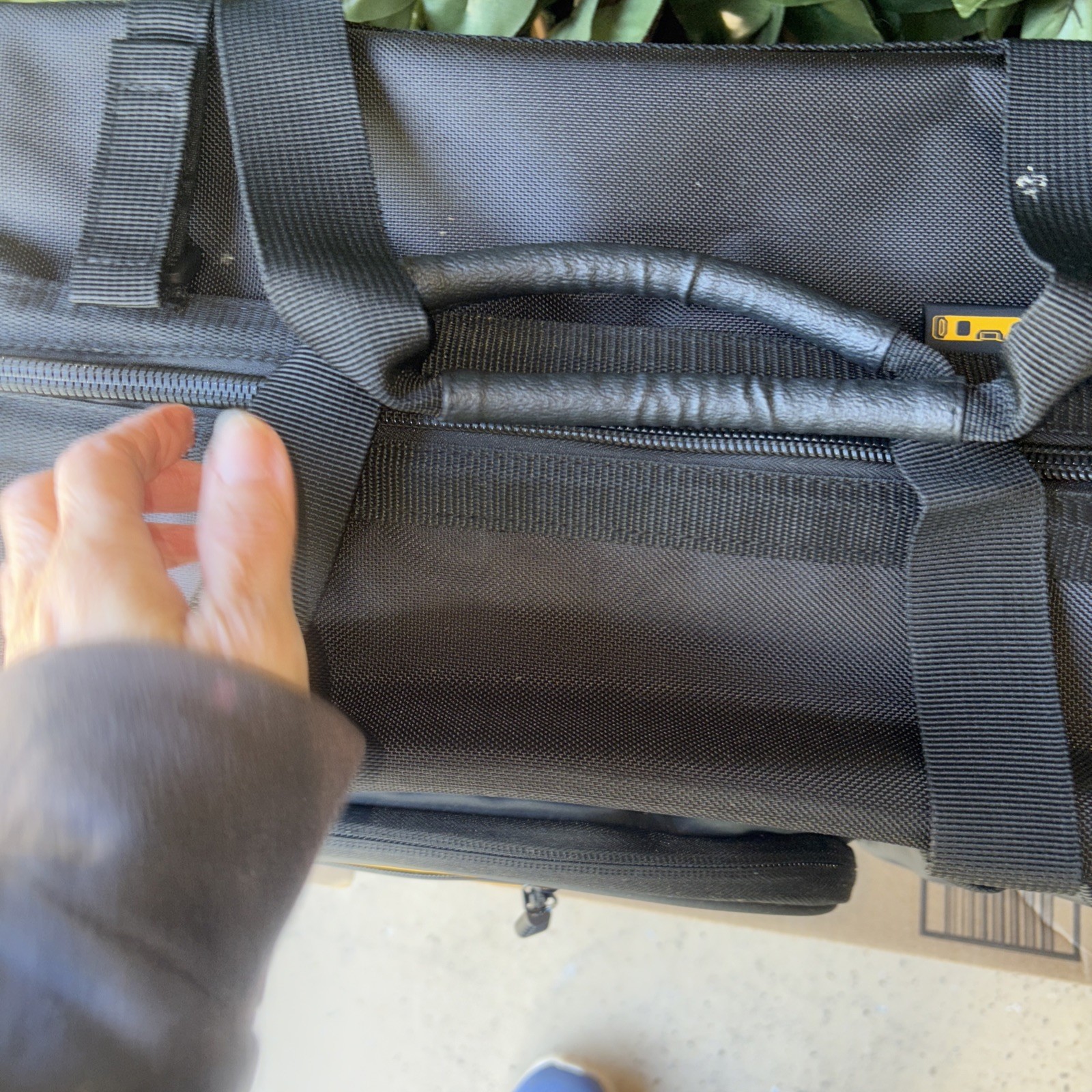 DEWALT Tool Bag, Water Resistant, Hard Bottom, 20 InchesProfessional Tool Tote (