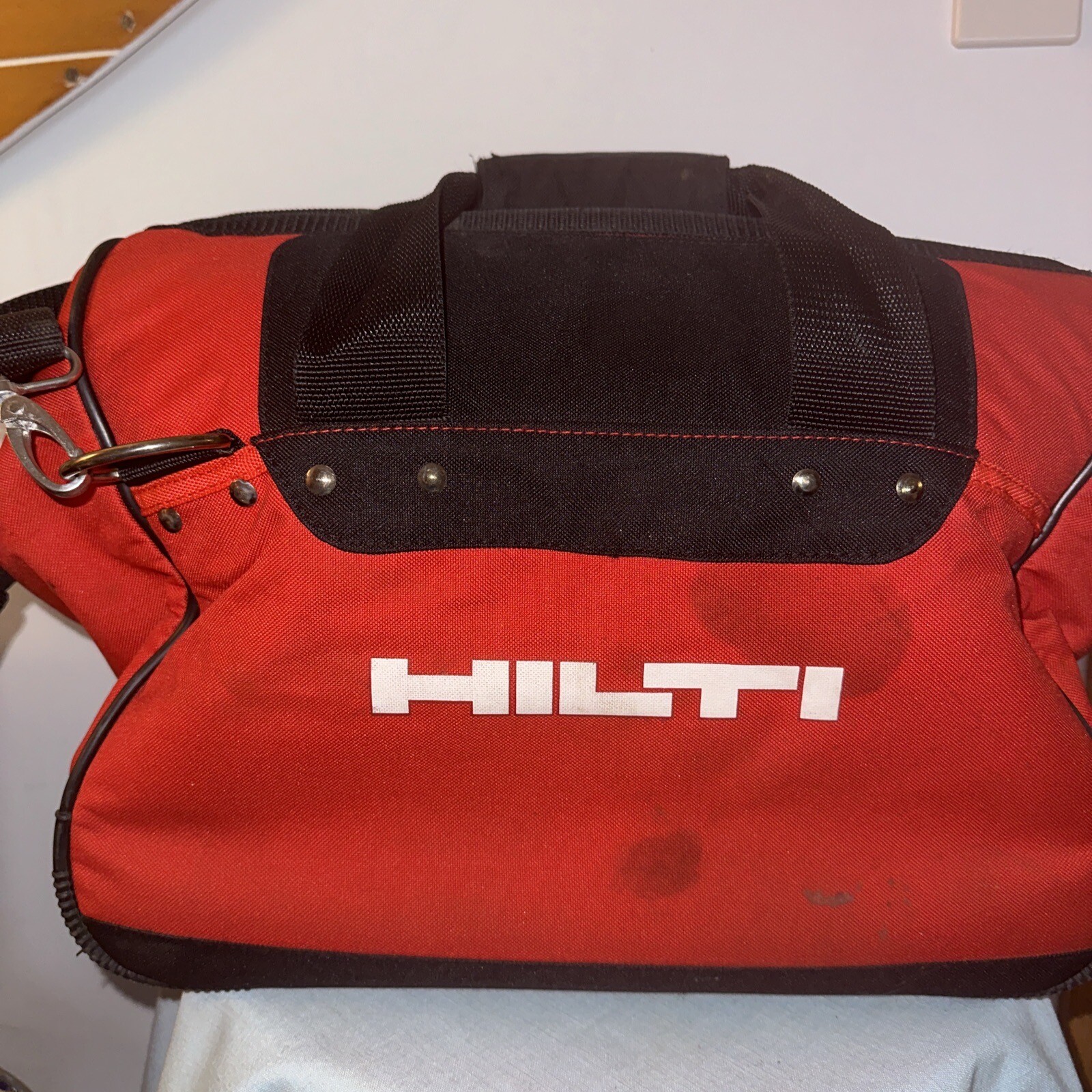 HILTI Medium Heavy Duty Contractor 17x13x13 Jobsite Tool Bag AND Shoulder Strap